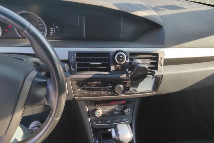 名爵 MG6 2014款 掀背 1.8L 自动驾值版中控内饰16