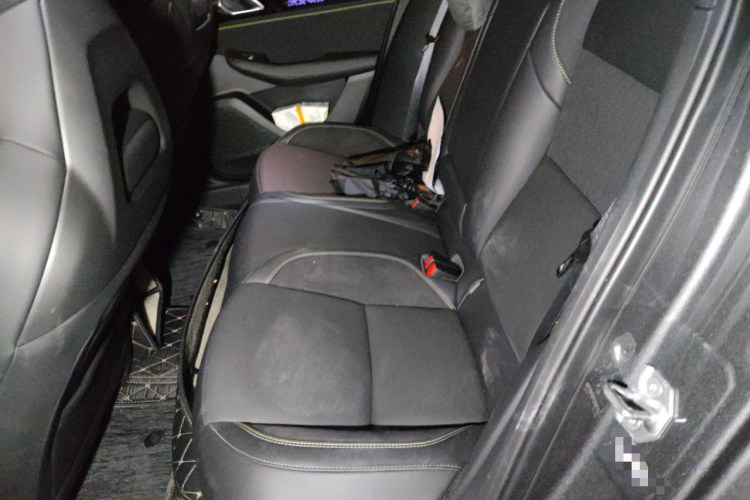 领克03 2025款 1.5TD DCT冠军版Pro中控内饰21