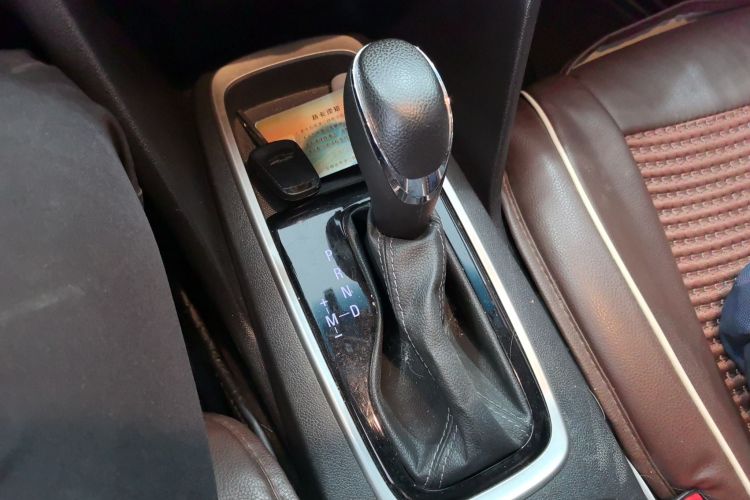 雪佛兰 科沃兹 2019款 320 自动欣享天窗版中控内饰18