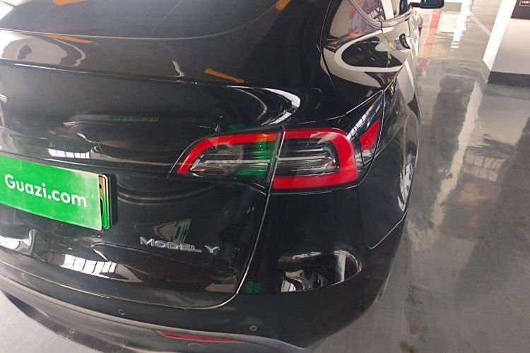 特斯拉 Model Y 2022款 改款 后轮驱动版车身外观9