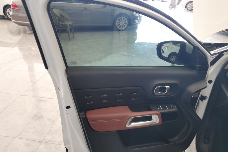 雪铁龙 天逸 C5 AIRCROSS 2017款 380THP 豪华型中控内饰47