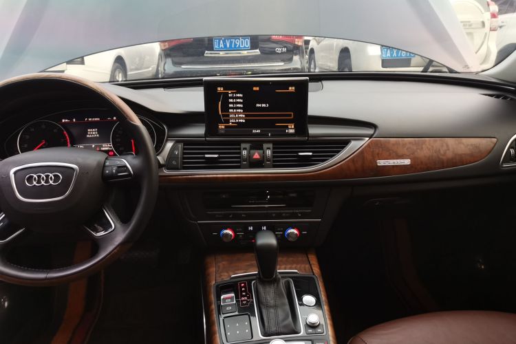 奥迪A6L 2018款 30周年年型 30 FSI 风尚型中控内饰16