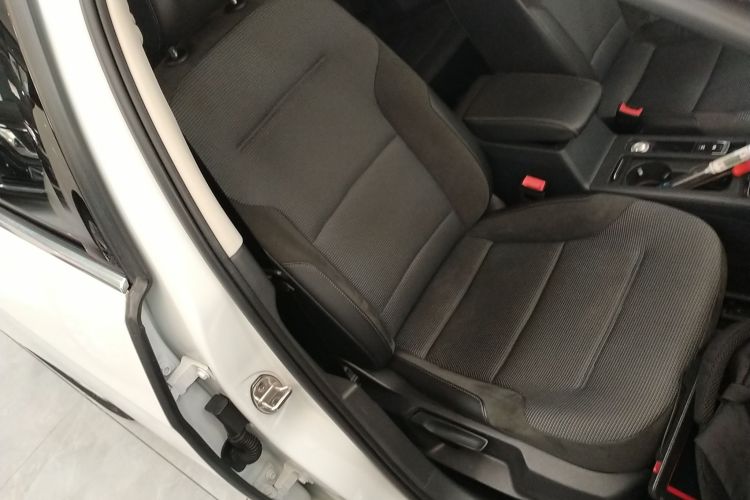 大众 高尔夫 2019款 280TSI DSG舒适型 国V局部细节41