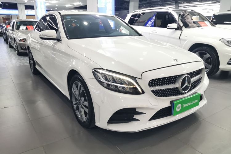 奔驰C级 2019款 C 180 L 时尚型运动版车身外观3