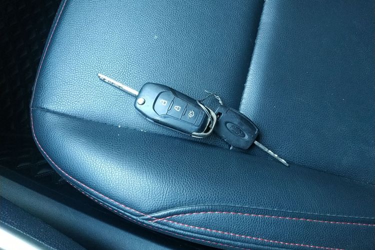 福特 福睿斯 2017款 改款 1.5L 手动舒适型中控内饰11