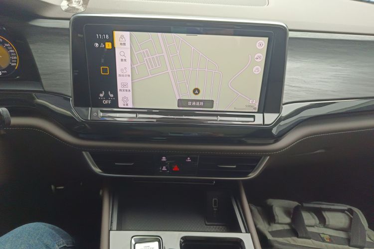 大众 威然 2022款 380TSI 尊贵版中控内饰16