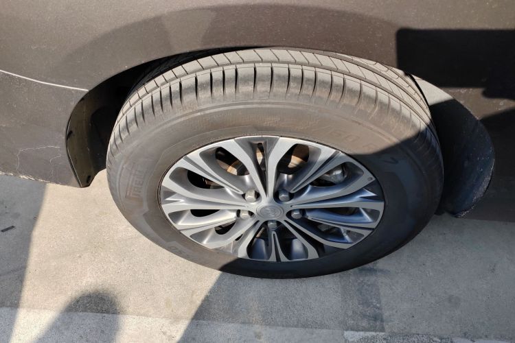 别克GL8 2022款 陆上公务舱 652T 豪华型车身外观6008