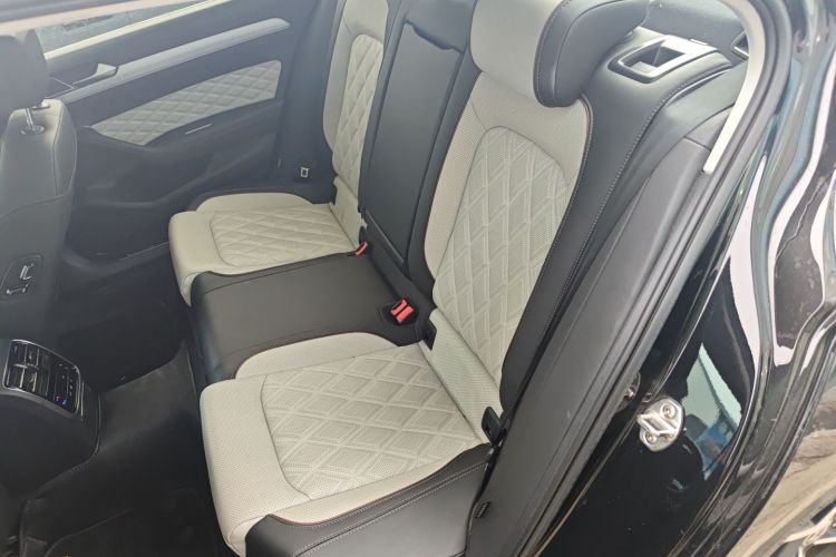 大众 迈腾 2023款 200万辆纪念版 330TSI DSG豪华型中控内饰21