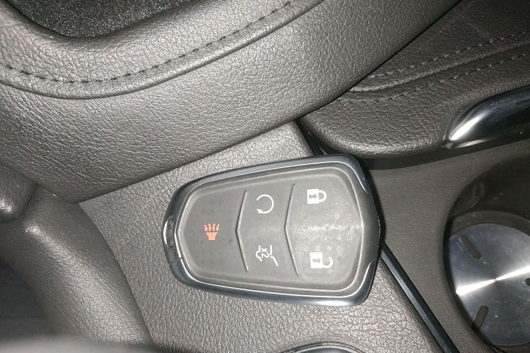 凯迪拉克XT5 2016款 28T 四驱领先型中控内饰11