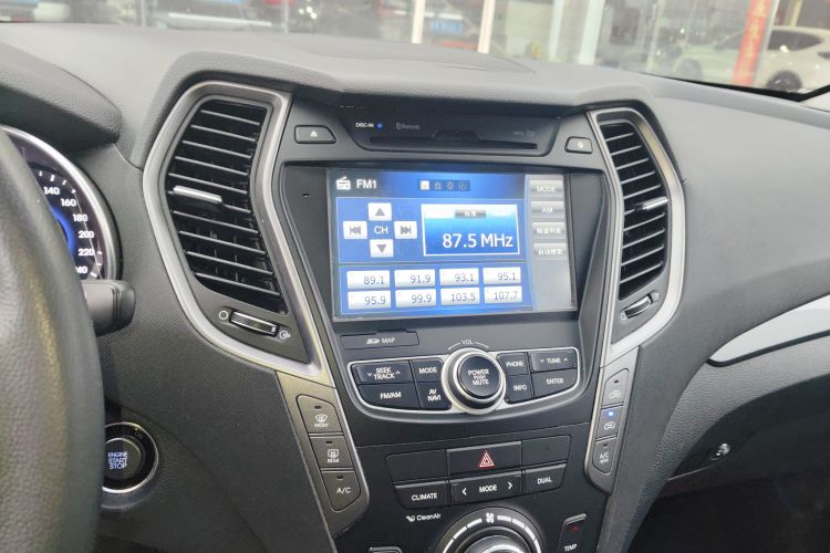 现代 胜达 2015款 2.0T 自动四驱智能型 7座局部细节16