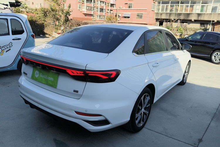 吉利汽车 帝豪 2023款 第4代冠军版 1.5L CVT尊贵型车身外观7