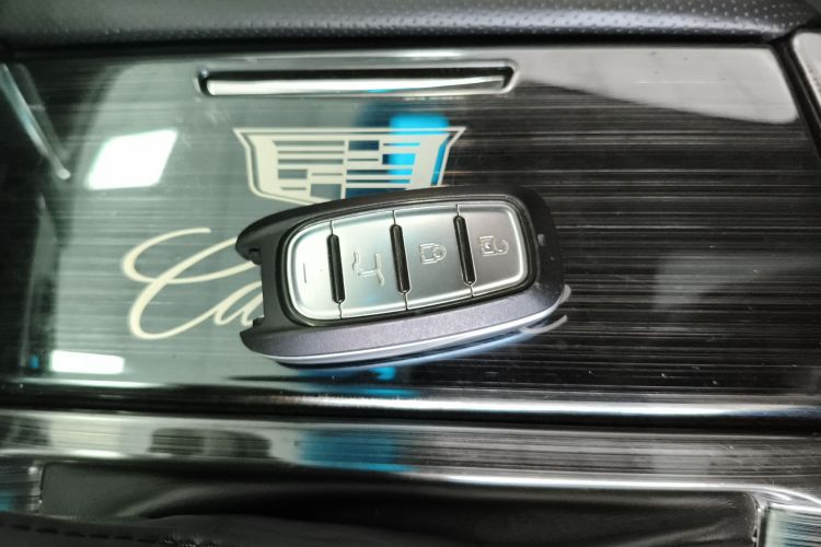 凯迪拉克XTS 2018款 28T 技术型中控内饰11