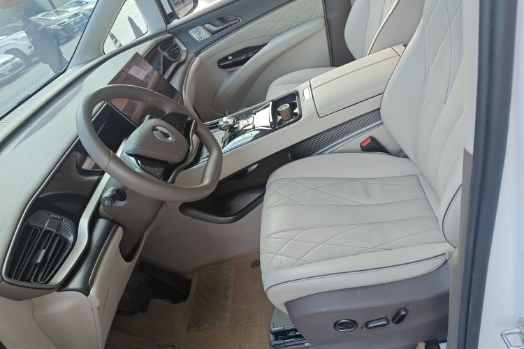 腾势D9 2022款 DM-i 970 四驱旗舰型局部细节19