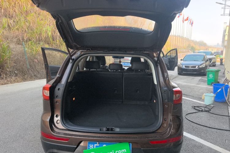 北汽幻速S6 2017款 1.5T CVT畅享型机舱底盘23