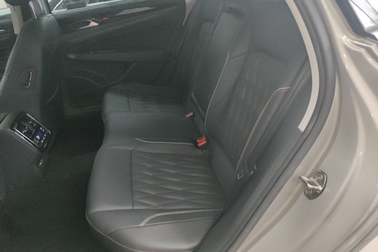 大众 帕萨特 2020款 330TSI 豪华版 国VI中控内饰21