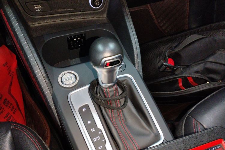 奥迪Q2L 2022款 35 TFSI 进取动感型局部细节18