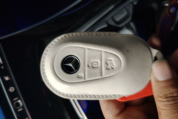 奔驰CLE 2024款 CLE 300 4MATIC 动感型轿跑车中控内饰7001