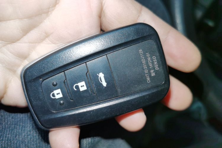 丰田 卡罗拉 2023款 1.2T 先锋版中控内饰7001