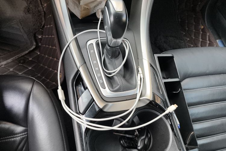 福特 蒙迪欧 2013款 2.0L GTDi200豪华型中控内饰18