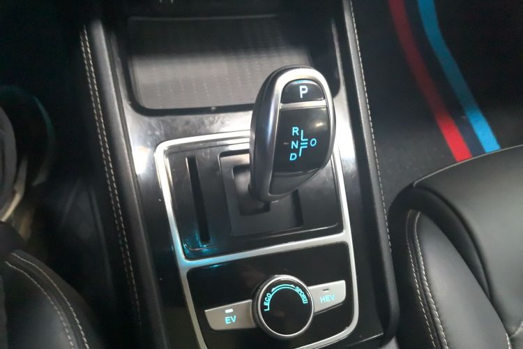 比亚迪 宋新能源 2019款 宋DM 1.5TID 智联锐耀型中控内饰18