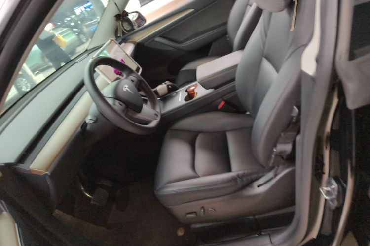 特斯拉 Model Y 2022款 长续航全轮驱动版局部细节19