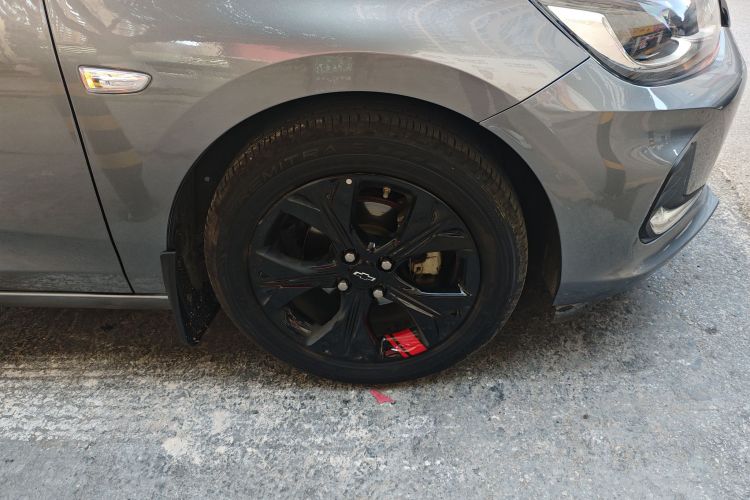 雪佛兰 科沃兹 2020款 Redline 325T 自动欣耀版 国VI车身外观10