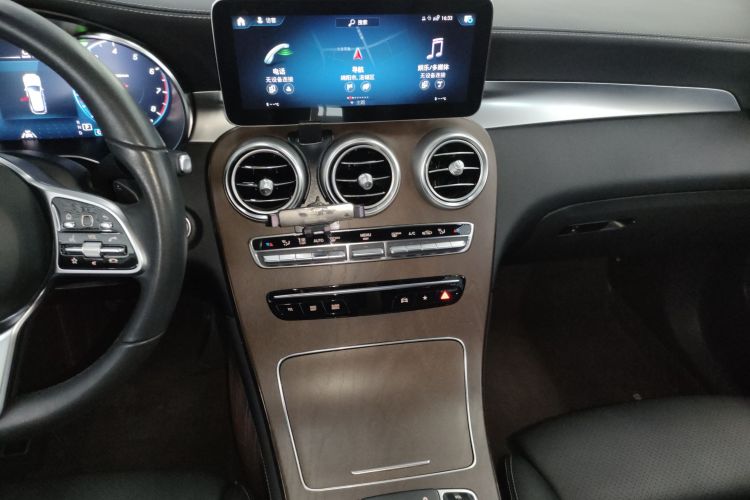 奔驰GLC 2021款 GLC 300 L 4MATIC 动感型中控内饰16