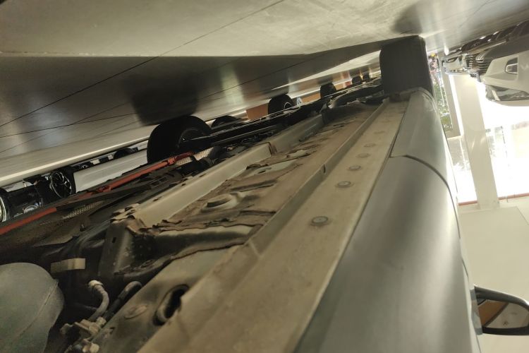 丰田 锋兰达 2023款 2.0L 智能电混双擎 领先版局部细节9002