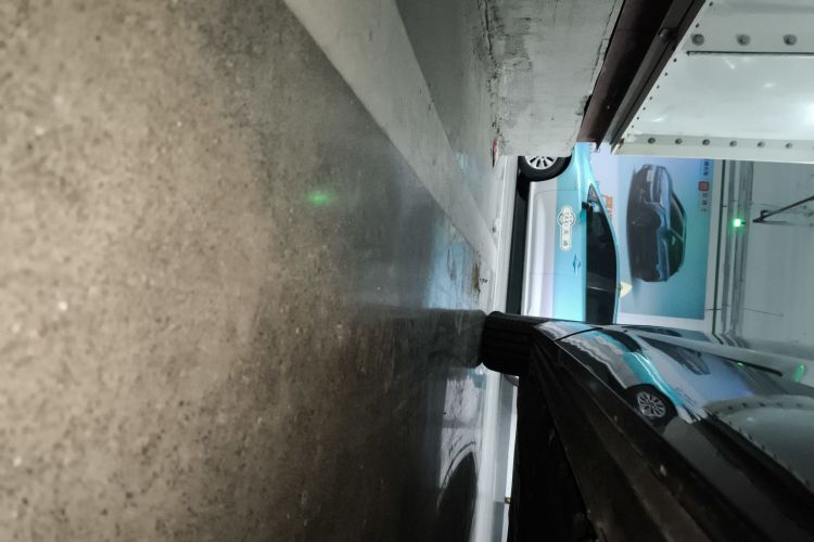 腾势D9 2022款 DM-i 1040 尊贵型局部细节9002