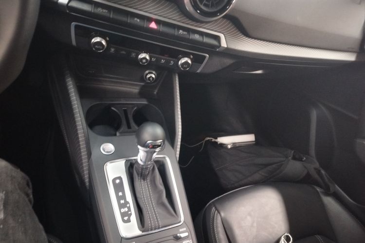 奥迪Q2L 2024款 35TFSI 时尚动感型中控内饰18