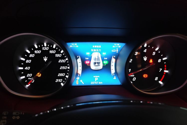 玛莎拉蒂 Levante 2019款 3.0T 标准版 国VI中控内饰14