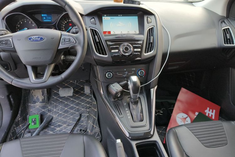 福特 福克斯 2018款 两厢经典 1.6L 自动风尚型智行版中控内饰16