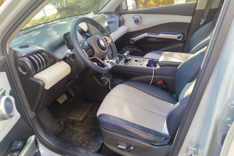 比亚迪 元PLUS 2022款 430KM 尊贵型中控内饰7003