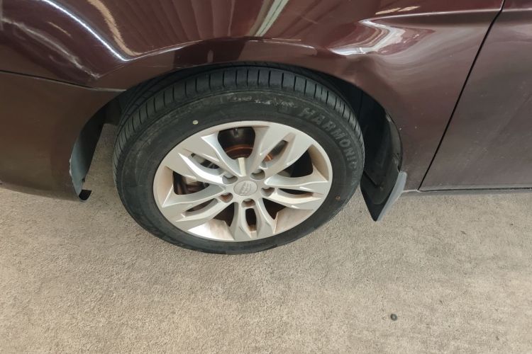 吉利汽车 帝豪 2015款 三厢 1.5L 手动向上版车身外观6004