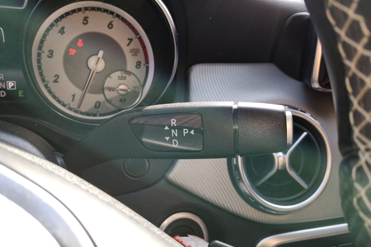 奔驰GLA 2015款 GLA 220 4MATIC 时尚型中控内饰18