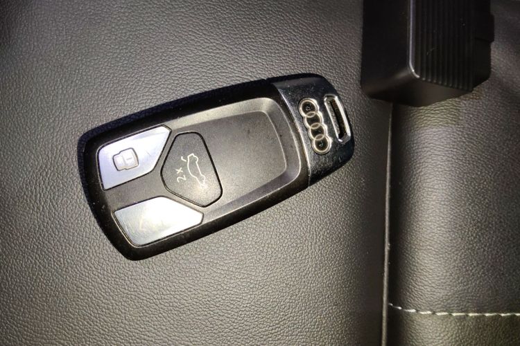 奥迪Q5L 2022款 改款 40T 豪华动感型中控内饰11