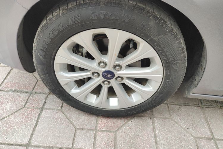 福特 福睿斯 2015款 1.5L 手动时尚型车身外观6007