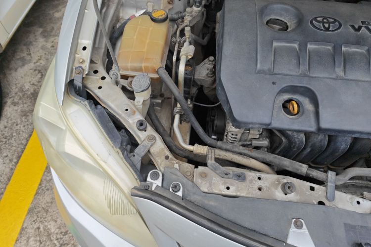 丰田 卡罗拉 2011款 1.6L 自动GL局部细节9006