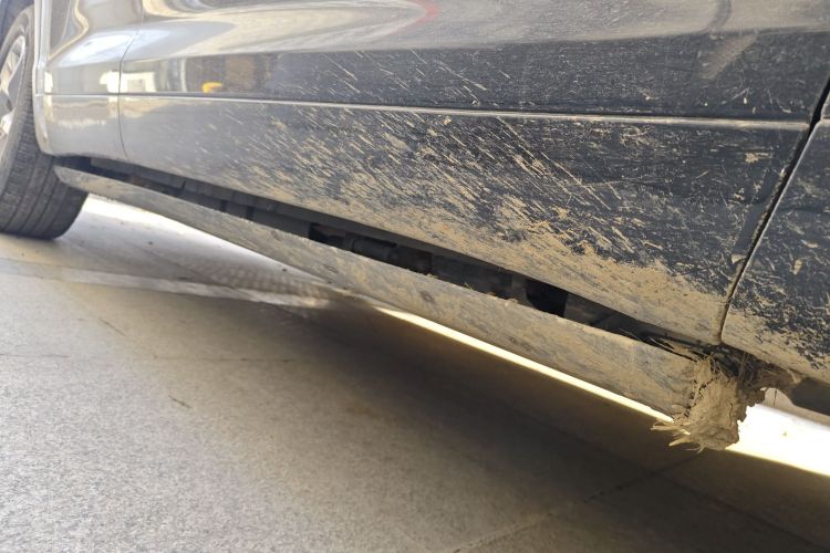 丰田 汉兰达 2018款 2.0T 四驱至尊版 7座 国VI局部细节9001