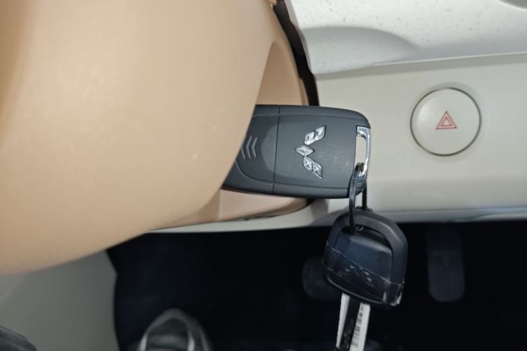 五菱汽车 宏光MINIEV 2024款 第三代 215km 青春版中控内饰11