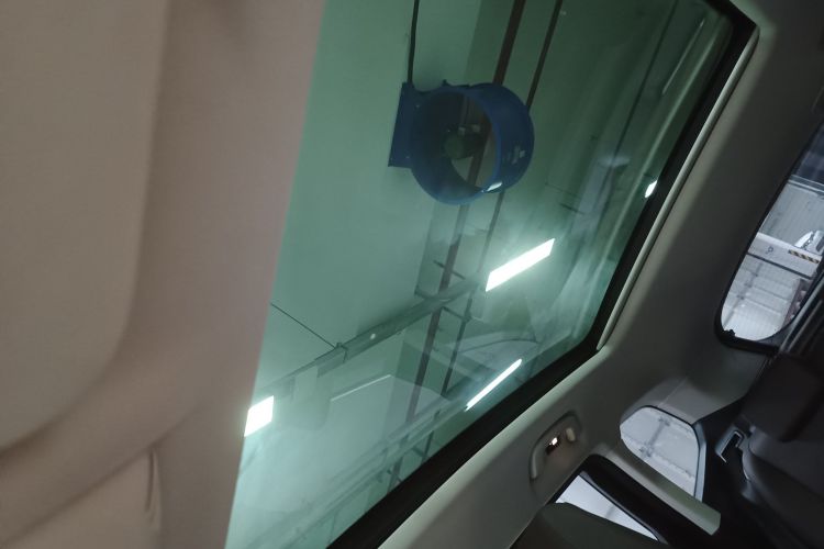 宝马iX1 2023款 eDrive25L M运动套装中控内饰22