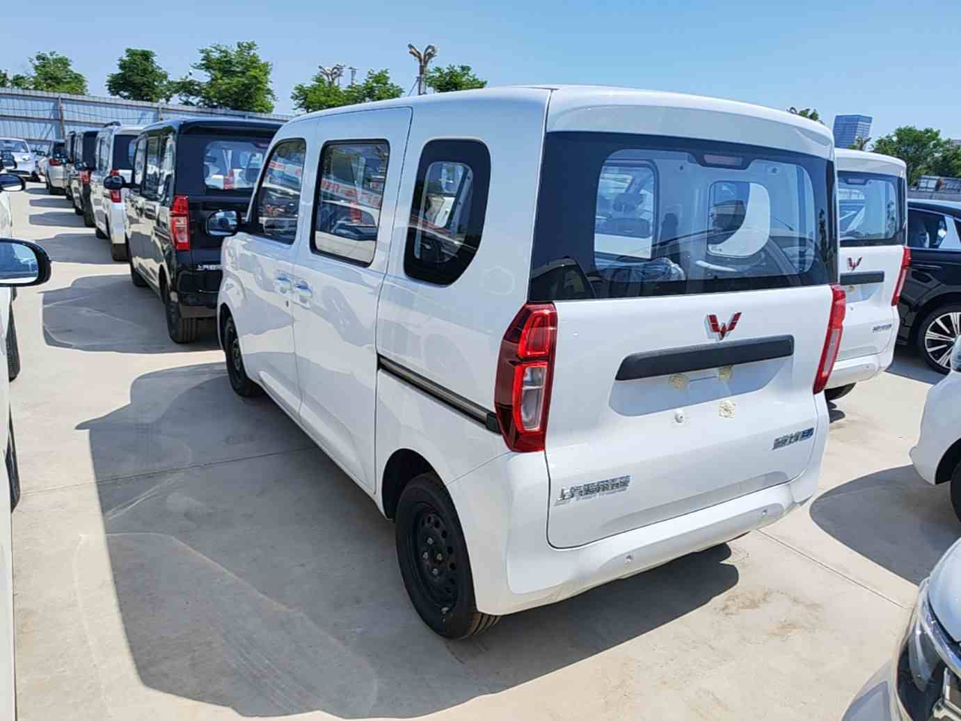 五菱汽车 五菱之光新能源 2025款 201km 标准型(3)