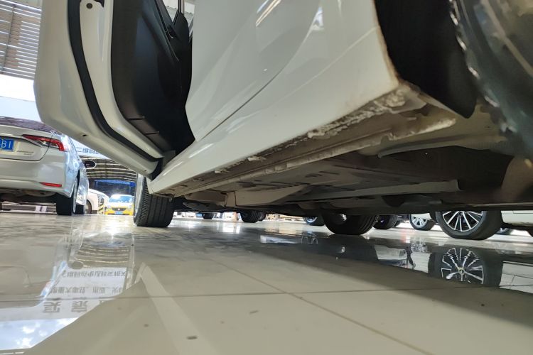 别克 英朗 2021款 1.3T 自动轻混动进取型机舱底盘30