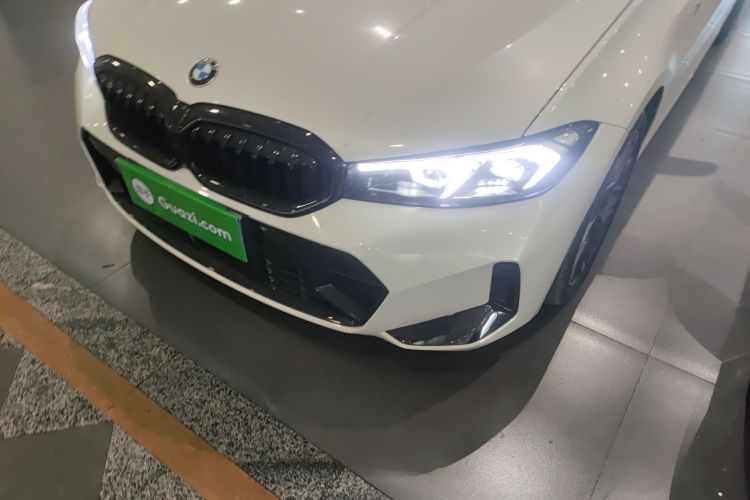 宝马3系 2025款 330i M运动曜夜套装局部细节36