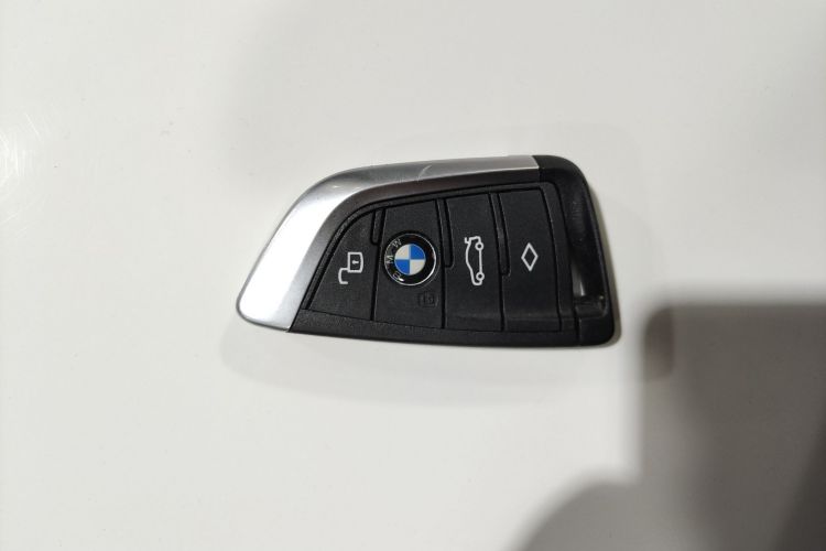 宝马3系 2020款 320i 运动套装中控内饰11