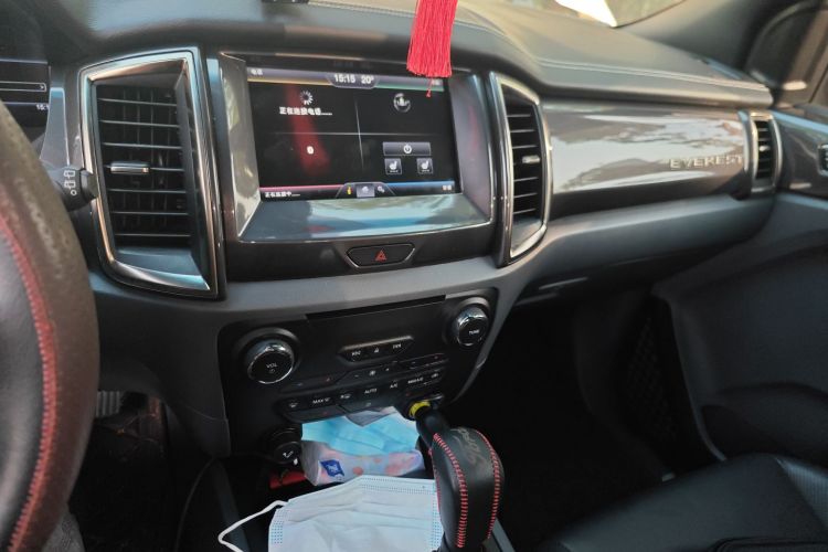 福特 撼路者 2016款 2.0T 汽油自动四驱旗舰版中控内饰16