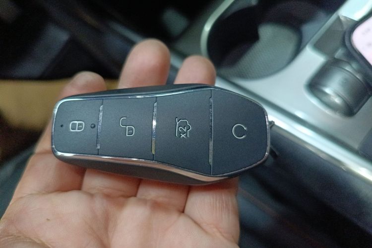 比亚迪 海豚 2023款 420km 时尚版中控内饰7001