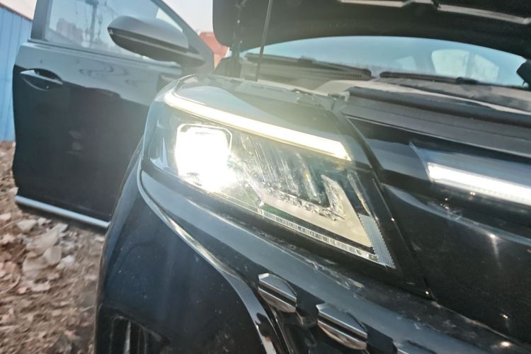 蓝电E5 2023款 1.5L DE-i 100KM臻享型 7座车身外观8