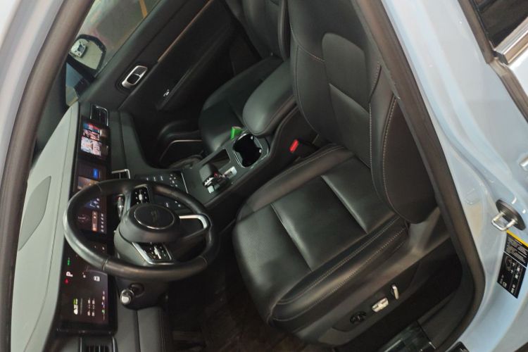 理想汽车 理想ONE 2021款 增程6座版中控内饰19