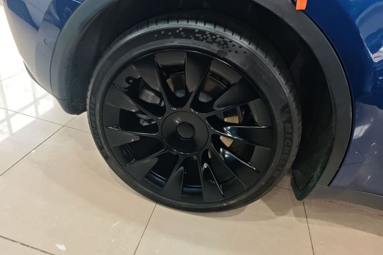 特斯拉 Model Y 2022款 改款 后轮驱动版车身外观6008